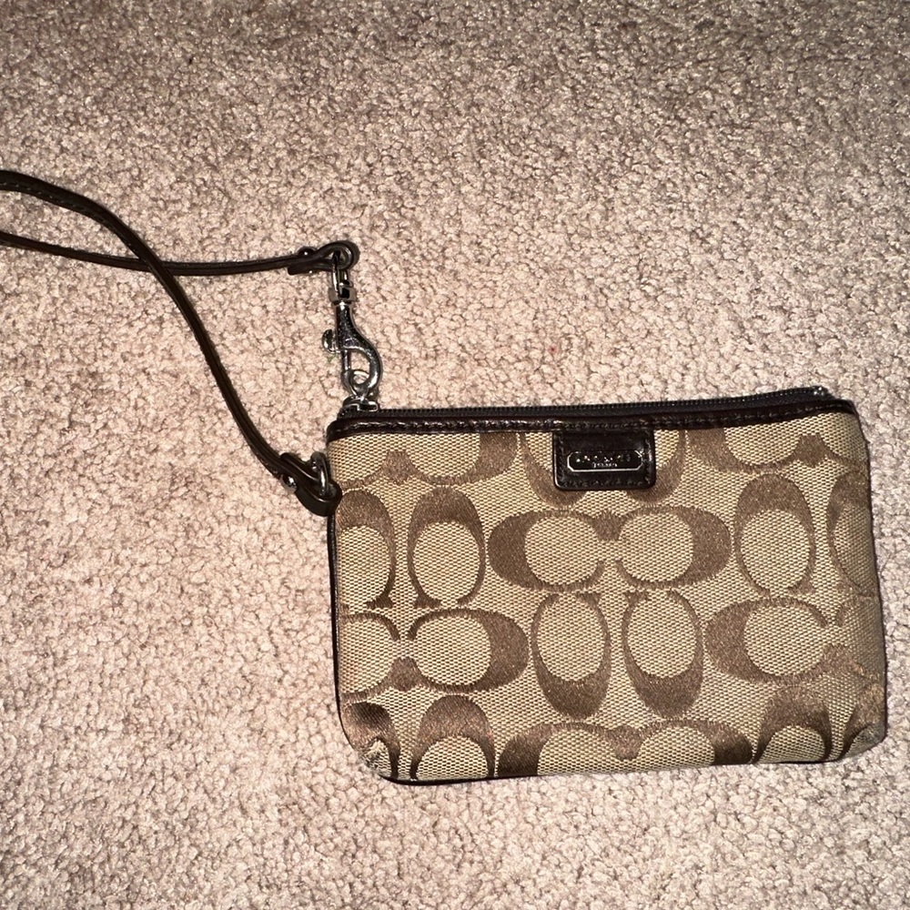 NWOT Coach Wristlet